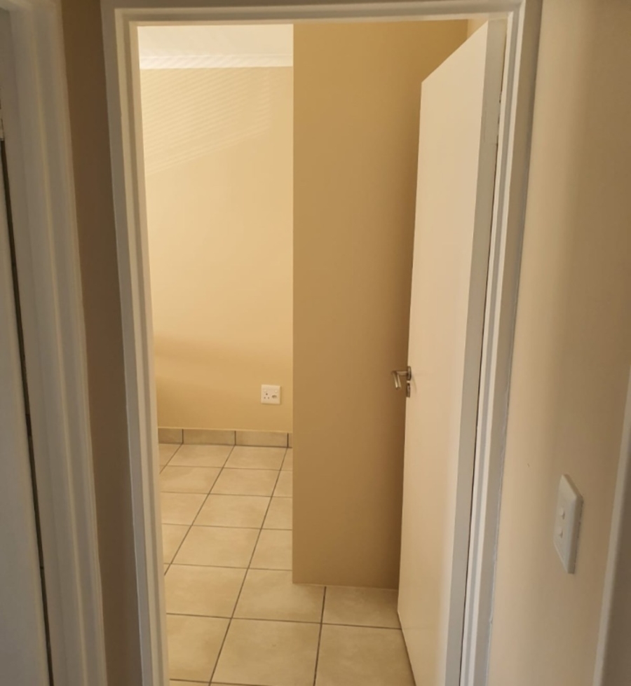 To Let 2 Bedroom Property for Rent in Heritage Park Western Cape